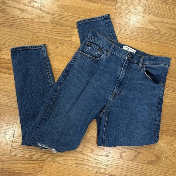 Abercrombie & Fitch Dark Wash Distressed The Skinny High Rise Jeans - Picture 2 of 6